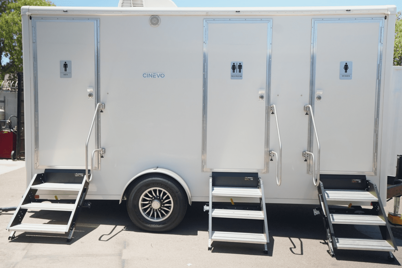 restroom-trailer restroom-trailer